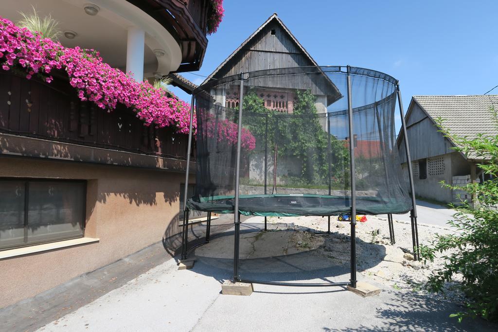 Gostilna Turk Hotedrsica Exterior foto